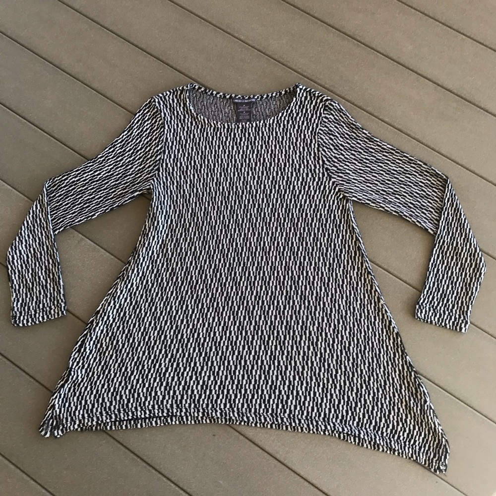 Chelsea & Theodore Knit Long Sleeve Top